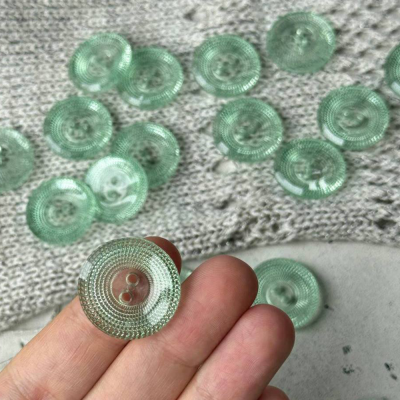 Пуговицы Sandra, Диско, размер 36 (1341T-36-COL.T655, Мята)