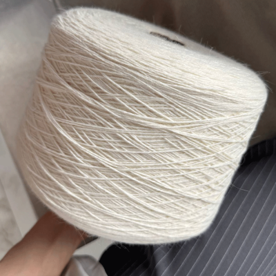 Бобина Luisa by Casa del Filato (60% ангора, 20% меринос, 20% Па) (GG, Белый йогурт 500 м.)