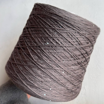 Бобина Kachinelli Merino (85% меринос, 4% хлопок, 11% пайетки), 310 м. (8547, Тауп)