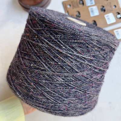 Бобина D&G Stock (18% меринос, 8% альпака, 16% вискоза, 12% хлопок, 46% Па, 26021, 270 м)