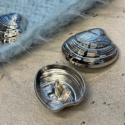 Пуговица CHANEL SS на ножке Мидия 38 мм (Серебро)