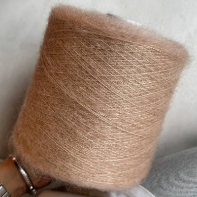 Бобина Silkid (70% кидмохер, 30% шелк), 850 м. (14459, Марципан)