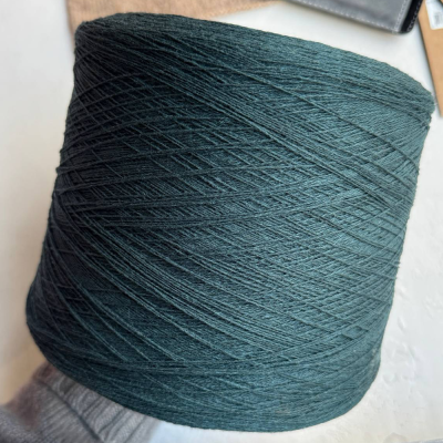 Бобина Jonstons of Elgin (100% кашемир). (7188, Изумруд, 1000 м)