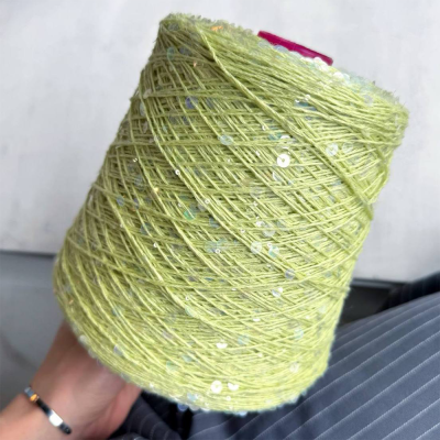 Бобина пайетки Lustro (50% хлопок, 50% пайетки), 230 м. (1232, Лайм)