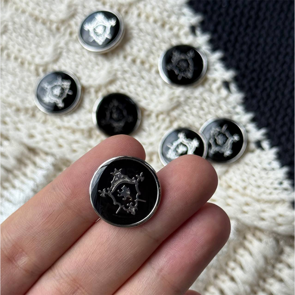 Пуговицы Sandra, размер 36