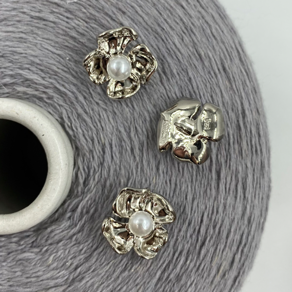 Пуговица CHANEL SS Четырехлистник 20 мм