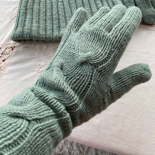 Доступ к онлайн-совместнику. Шапка + перчатки Loro Piana