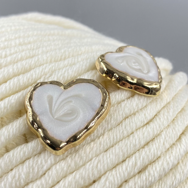 Пуговица CHANEL SS Сердце 23 мм