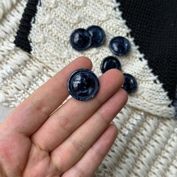 Пуговицы Sandra, размер 32