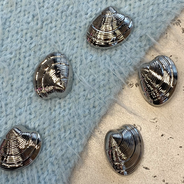 Пуговица CHANEL SS Мидия 38 мм