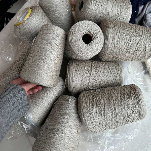 Бобина меринос с пайетками Tollegno