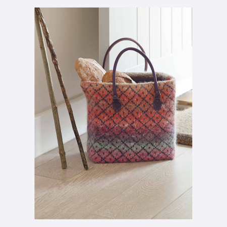 Книга Библия многоцветных узоров Fair Isle в СУПЕРОБЛОЖКЕ. 60 традиционных мотивов и 11 потрясающих проектов. Спицы Линн Уотерсон