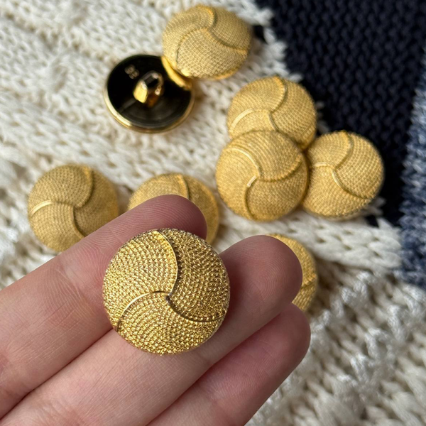 Пуговицы Sandra, размер 36