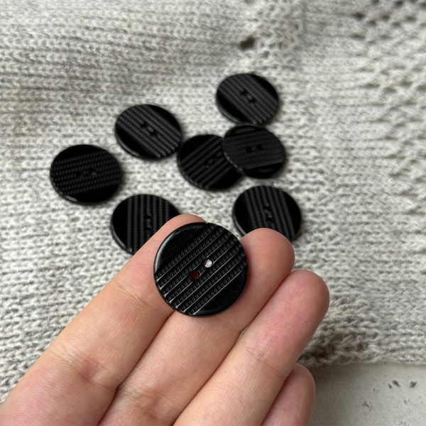 Пуговицы Sandra, размер 36