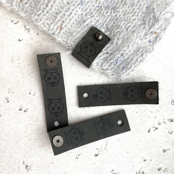 Бирка Котенок с кнопкой Кожа