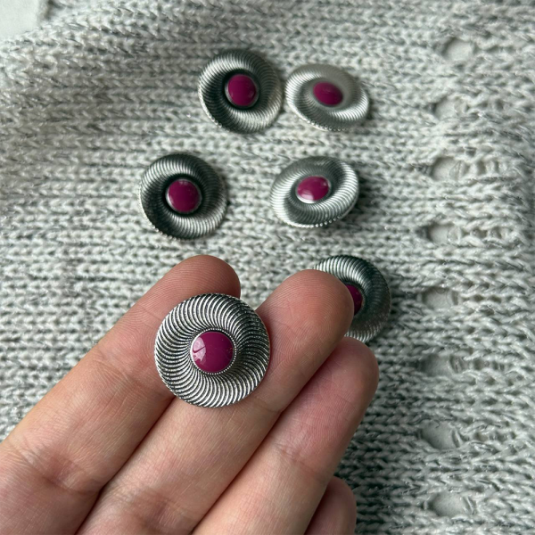 Пуговицы Sandra, размер 32